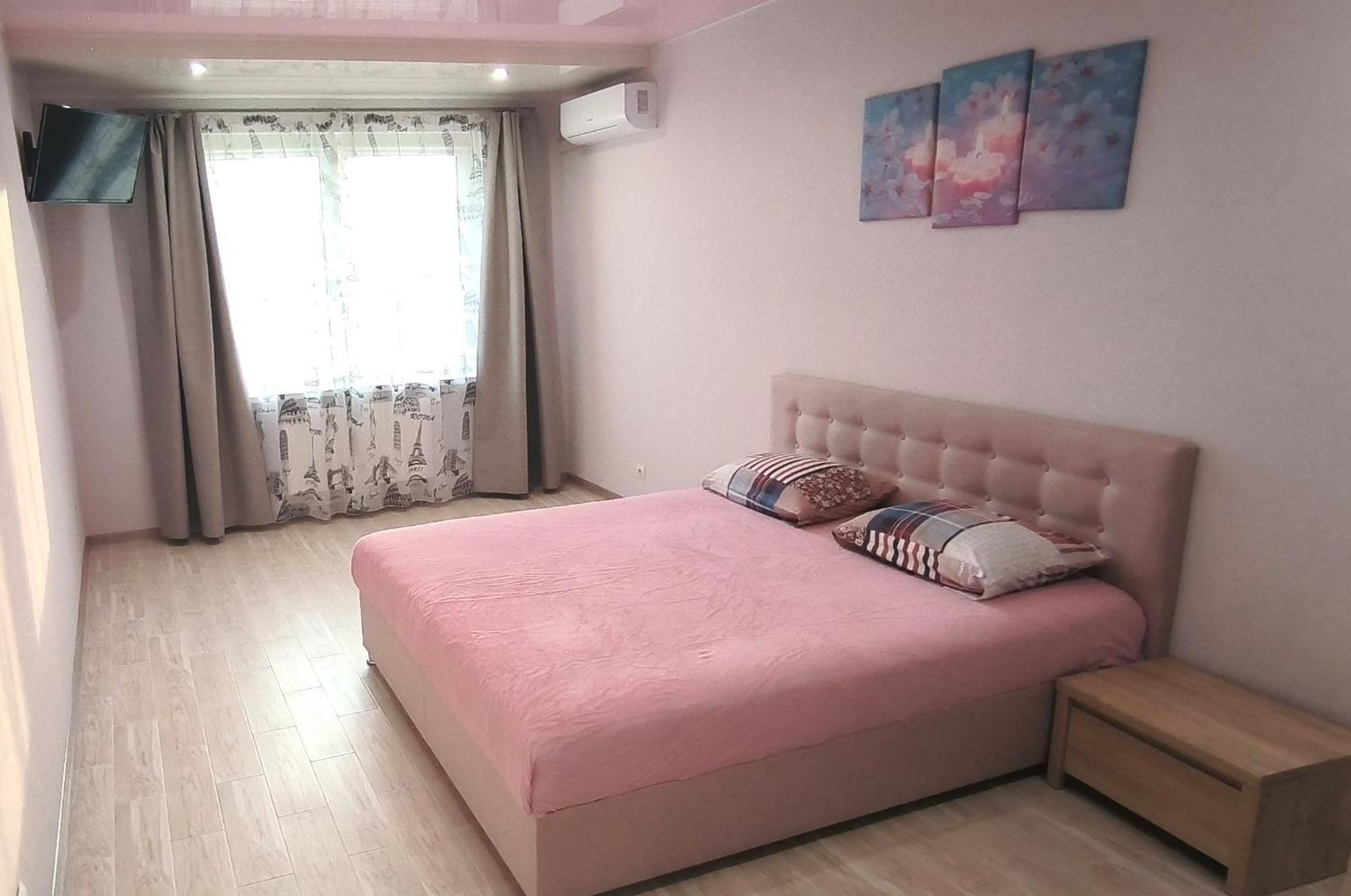 Apartment Near Metro Pozniaky Kiev Dış mekan fotoğraf