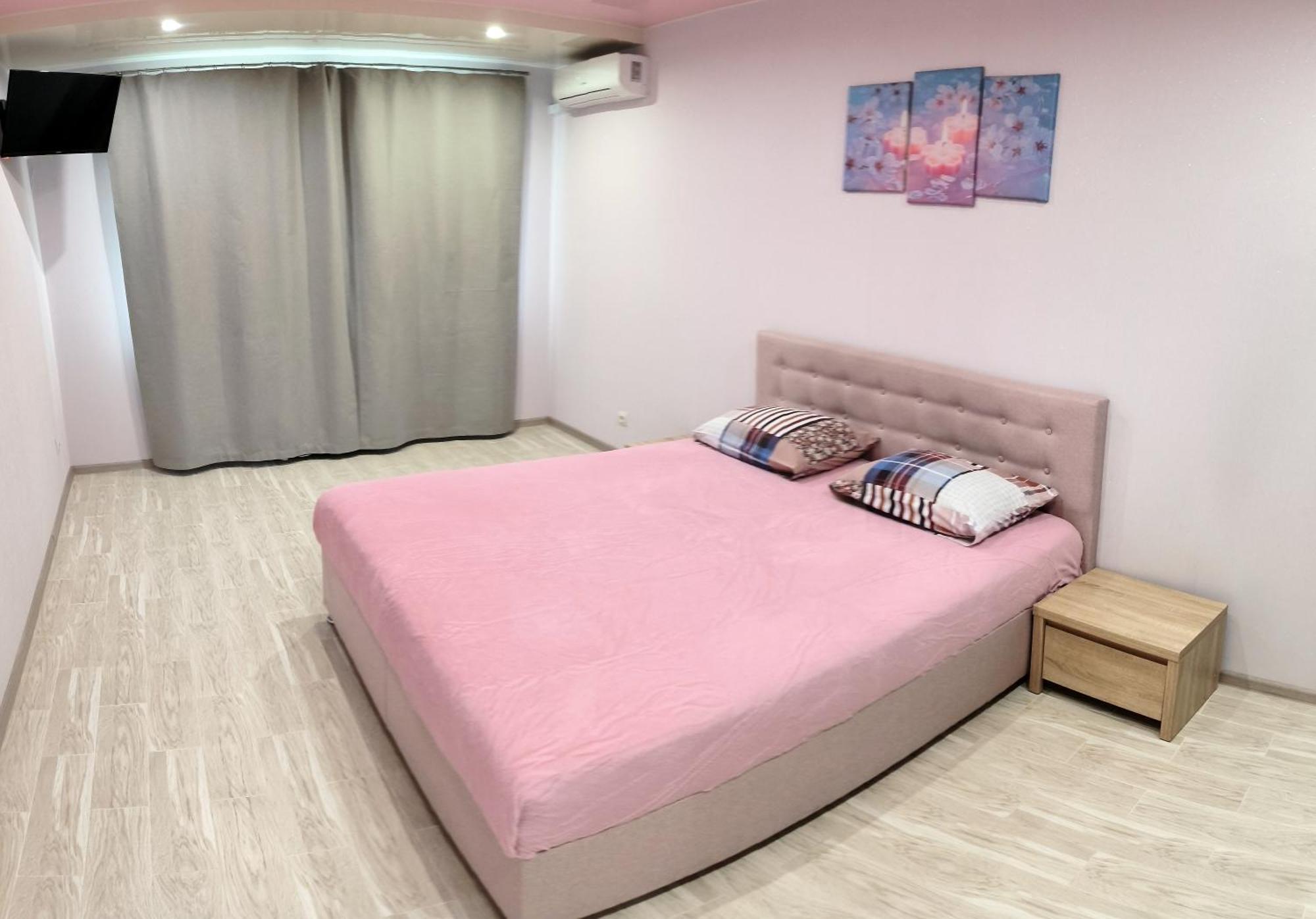 Apartment Near Metro Pozniaky Kiev Dış mekan fotoğraf