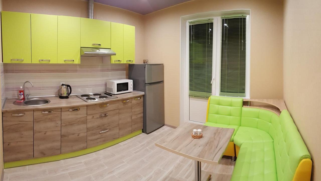 Apartment Near Metro Pozniaky Kiev Dış mekan fotoğraf